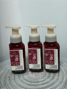 BBW Japanese Cherry Blossom Foaming Hand Soap Set of 3 NWT